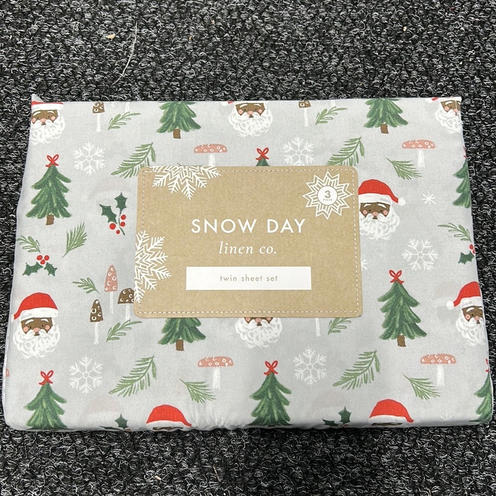 Snowy Day Linen Co. African American Santa Face sheet Set Twin